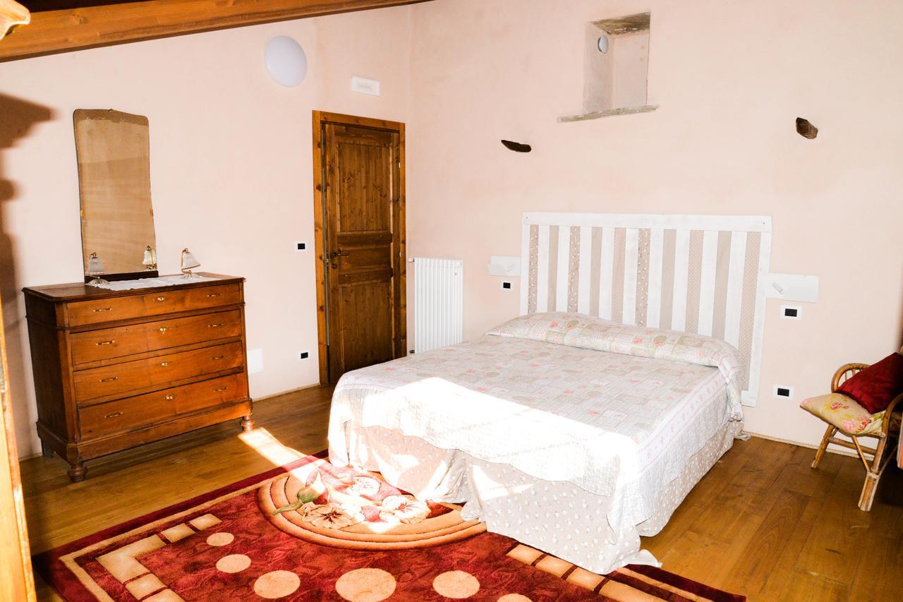 Vila Agriturismo Magnarosa Barge Exteriér fotografie